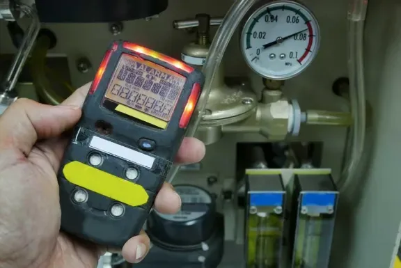 Radon testing equipment and continuous radon monitor